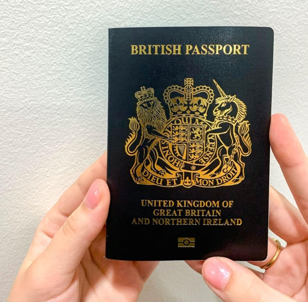 /uploads/image/2020/11/19/passport.jpg